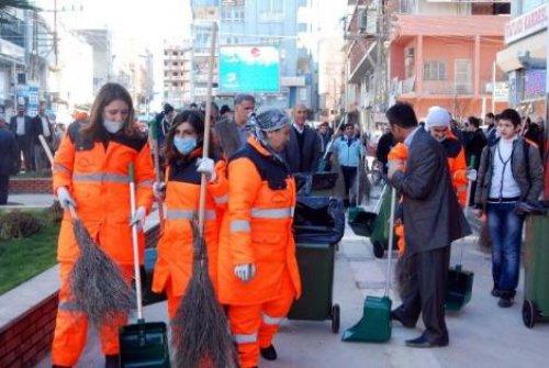Belediyede çalışan kadın çöpçüler - Resim 3