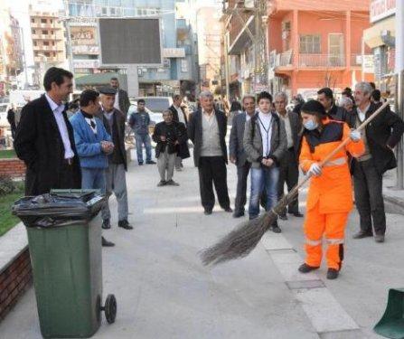 Belediyede çalışan kadın çöpçüler - Resim 5