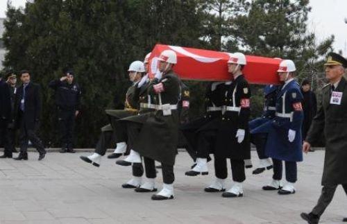 Şehit annesinin feryatları yürek dağladı - Resim 1