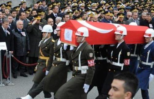 Şehit annesinin feryatları yürek dağladı - Resim 2