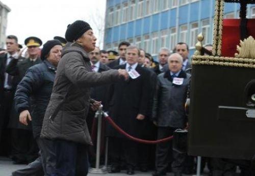 Şehit annesinin feryatları yürek dağladı - Resim 7