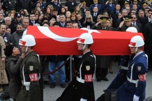 Şehit annesinin feryatları yürek dağladı - Resim 4
