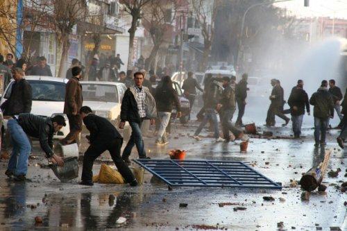 Diyarbakır'da BDP'lilere polis müdahalesi - Resim 2