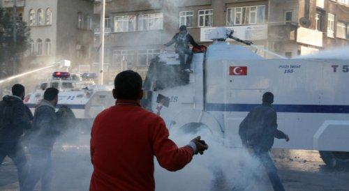 Diyarbakır'da BDP'lilere polis müdahalesi - Resim 3
