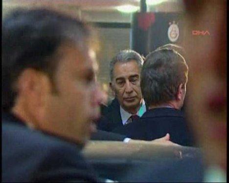 Erdoğan Türk Telekom Arena'yı terk etti