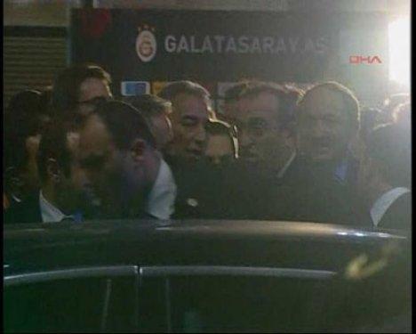 Erdoğan Türk Telekom Arena'yı terk etti