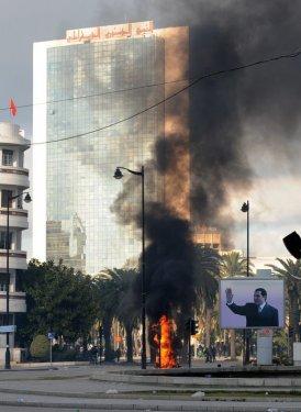 Tunus savaş alanına döndü - Resim 33