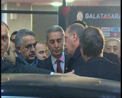 Erdoğan Türk Telekom Arena'yı terk etti