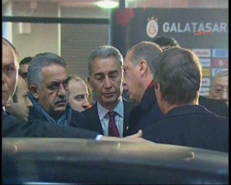 Erdoğan Türk Telekom Arena'yı terk etti