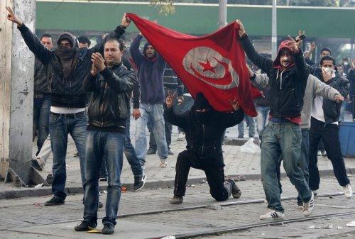 Tunus savaş alanına döndü - Resim 35