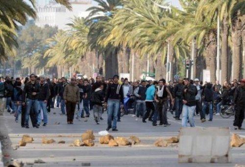 Tunus savaş alanına döndü - Resim 12