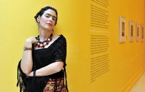 Pelin Batu Frida Kahlo oldu  - Resim 11