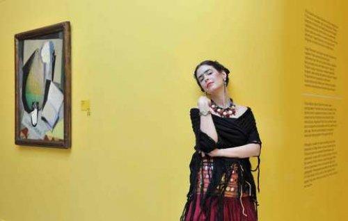 Pelin Batu Frida Kahlo oldu  - Resim 7
