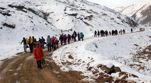 Silahlı koruma eşliğinde okul yolu... - Resim 5
