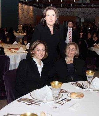 Emine Erdoğan'a Fenerbahçe forması hediye ettiler