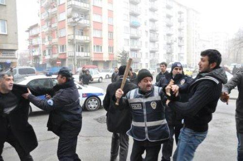 Şerzan Kurt duruşması öncesi kavga - Resim 5