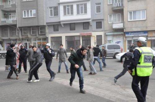 Şerzan Kurt duruşması öncesi kavga - Resim 30