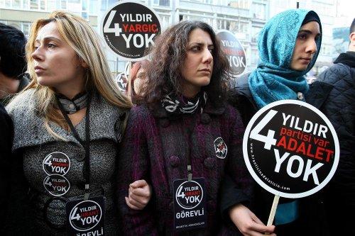 Hrant Dink Agos'un önünde anıldı - Resim 11