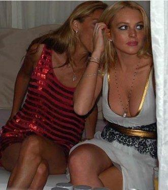 Dikkat mini etek var