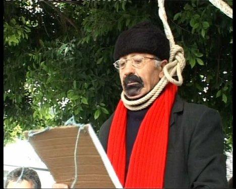 Yalçın Küçük'ü taklit ederken ölüyordu