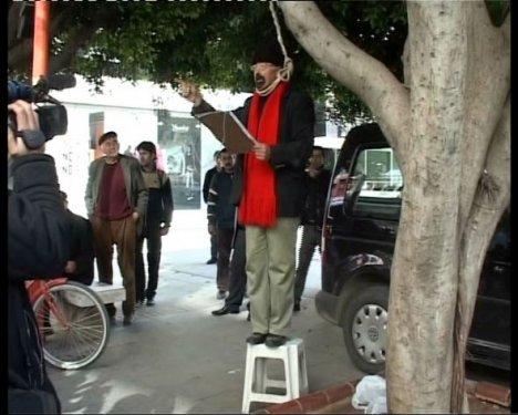 Yalçın Küçük'ü taklit ederken ölüyordu