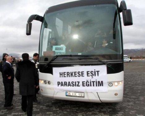 Öğrenciler karayolunu kapattı - Resim 4