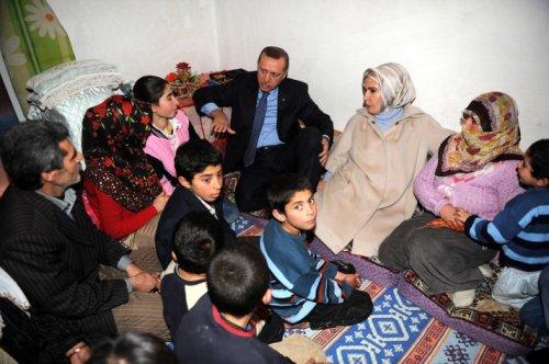 Erdoğan Ağrı'da ev ziyaretinde - Resim 5