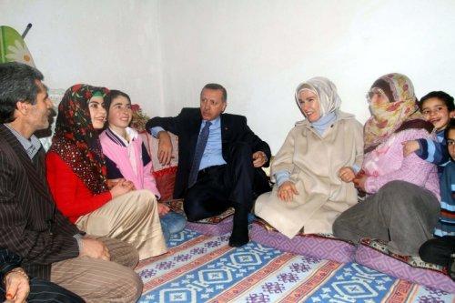Erdoğan Ağrı'da ev ziyaretinde - Resim 4