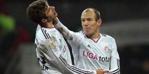 Robben Müller'e yumruk attı