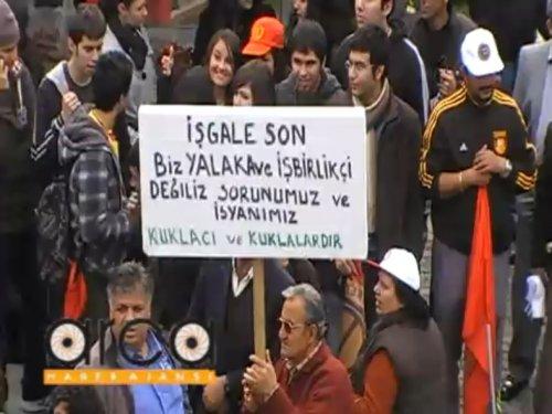 Kuzey Kıbrıs'ta Türkiye karşıtı çirkin pankart - Resim 2