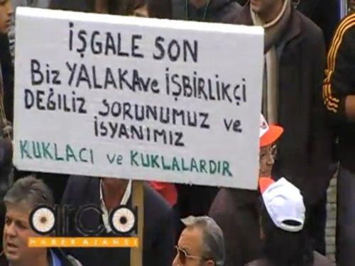 Kuzey Kıbrıs'ta Türkiye karşıtı çirkin pankart - Resim 3