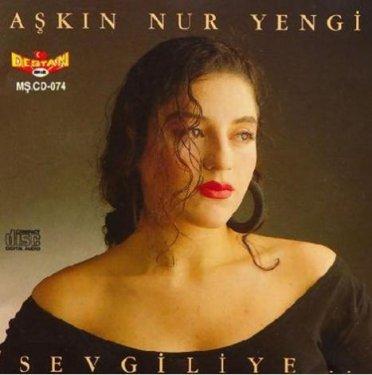 Ünlülerin ilk albümünden bu yana değişimi - Resim 16