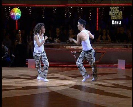 Defne Joy Foster'den son dans son veda