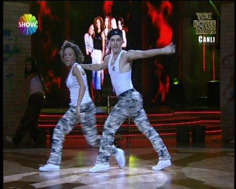 Defne Joy Foster'den son dans son veda