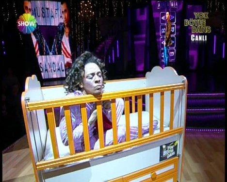 Defne Joy Foster'den son dans son veda