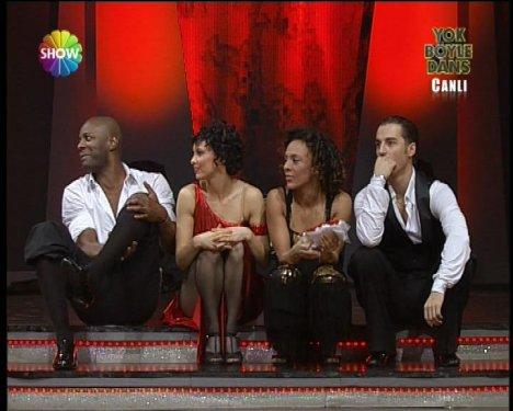 Defne Joy Foster'den son dans son veda