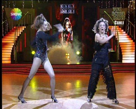 Defne Joy Foster'den son dans son veda