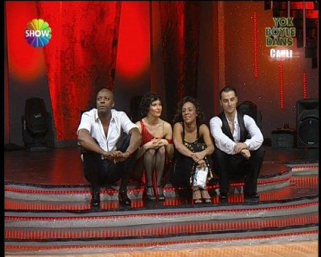 Defne Joy Foster'den son dans son veda