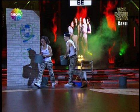 Defne Joy Foster'den son dans son veda