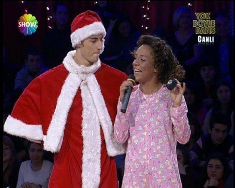 Defne Joy Foster'den son dans son veda