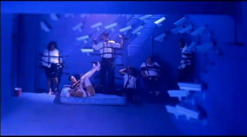 Rihanna'nın S&M klibinden görüntüler - Resim 38