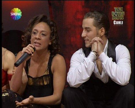 Defne Joy Foster'den son dans son veda