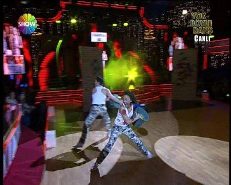 Defne Joy Foster'den son dans son veda