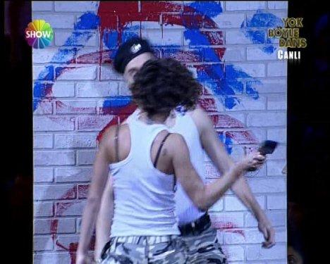 Defne Joy Foster'den son dans son veda