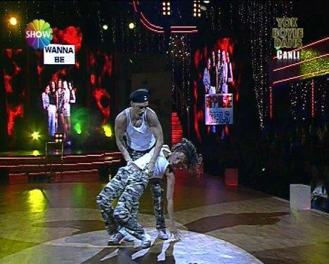 Defne Joy Foster'den son dans son veda