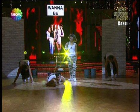 Defne Joy Foster'den son dans son veda