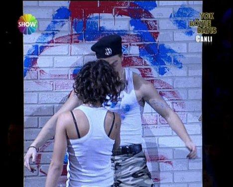 Defne Joy Foster'den son dans son veda