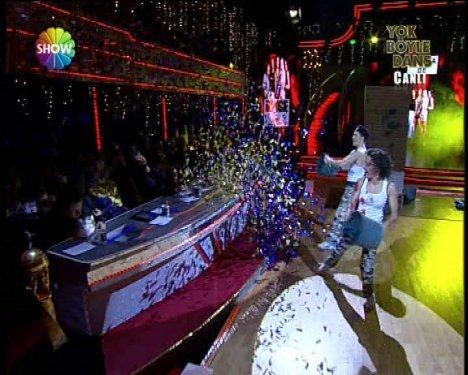 Defne Joy Foster'den son dans son veda