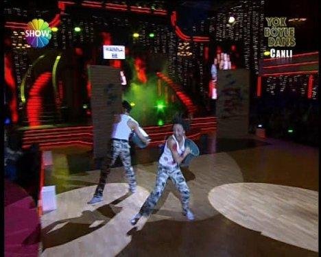 Defne Joy Foster'den son dans son veda