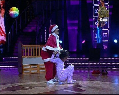 Defne Joy Foster'den son dans son veda